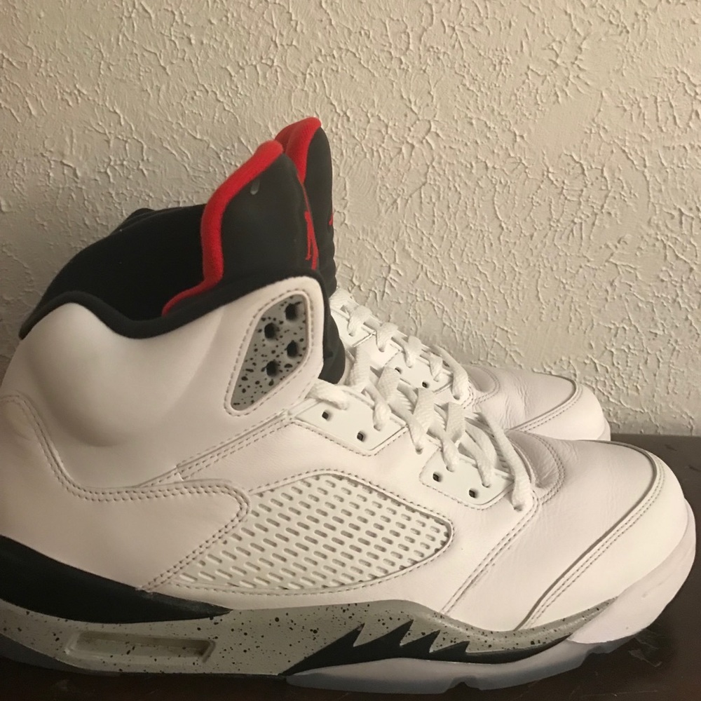 Men’s Air Jordan 5 Retro Basketball Shoes